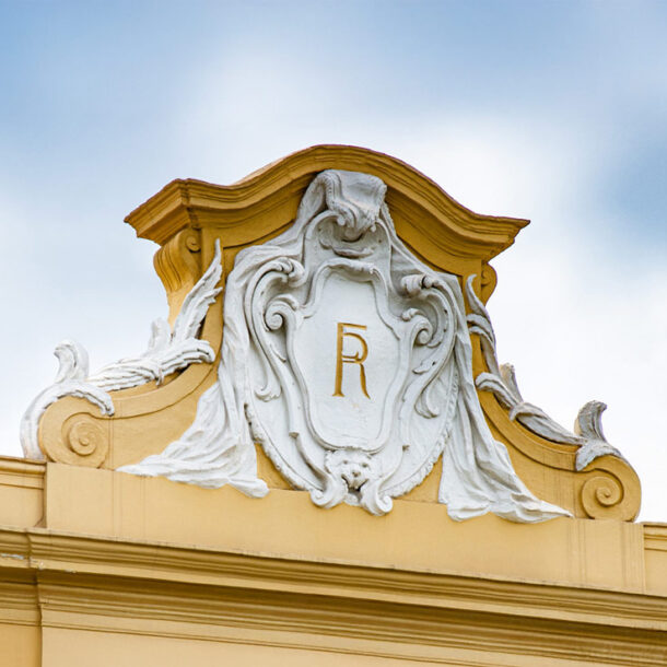 Stemma famiglia Ferrara palazzo storico